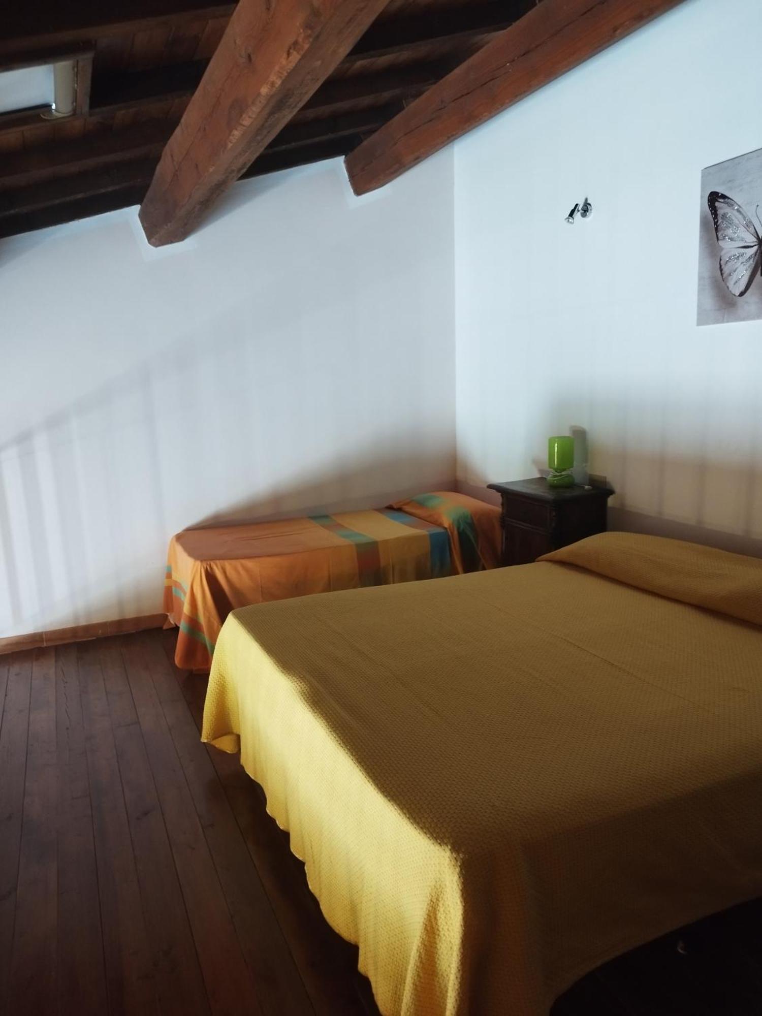 Agriturismo Le Cascine Кастел ди Тора Екстериор снимка
